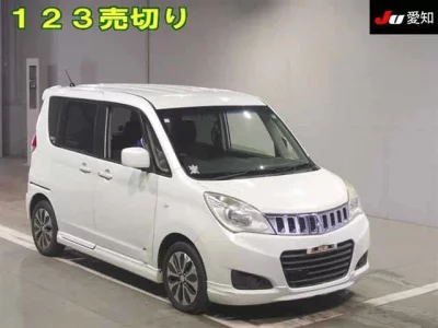 MITSUBISHI DELICA D2