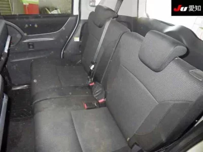MITSUBISHI DELICA D2