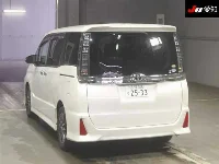 Цена авто Toyota Voxy с аукционов Японии, номер кузова ZRR80W, пробег 48 000, оценка 8