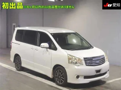 TOYOTA NOAH