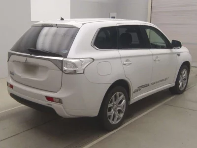 MITSUBISHI OUTLANDER PHEV