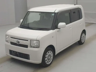 TOYOTA PIXIS SPACE