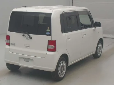 TOYOTA PIXIS SPACE