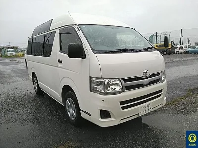 TOYOTA HIACE