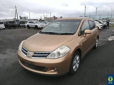 NISSAN TIIDA