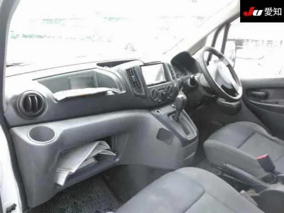 NISSAN NV200