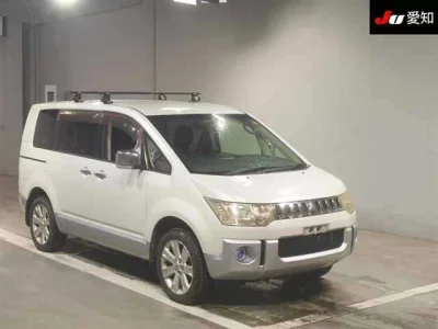 MITSUBISHI DELICA D5