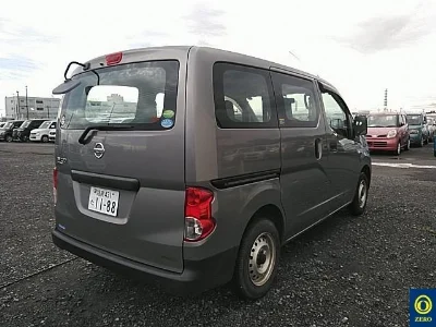 NISSAN NV200
