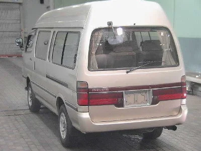 TOYOTA HIACE
