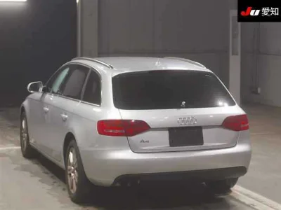 AUDI A4 AVANTE