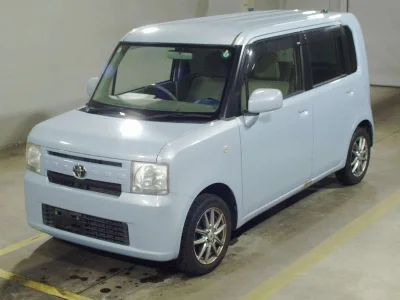TOYOTA PIXIS SPACE