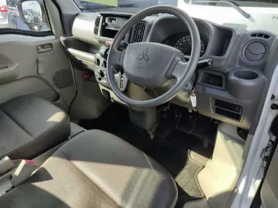 MITSUBISHI MINICAB