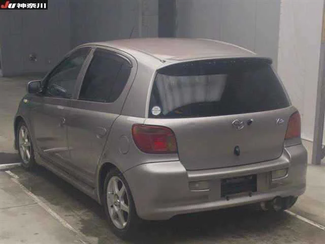Toyota Vitz  с аукциона в Японии