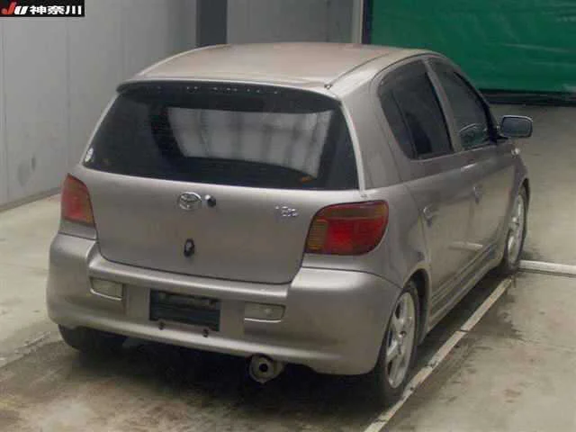 Toyota Vitz  с аукциона в Японии