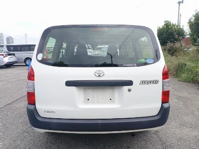 TOYOTA SUCCEED