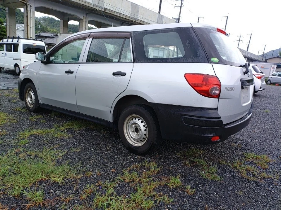 Mazda Familia  с аукциона в Японии