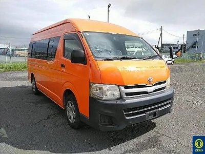 TOYOTA HIACE