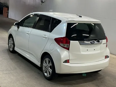SUBARU TREZIA