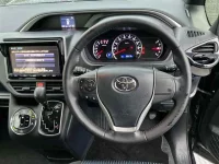 Цена авто Toyota Voxy с аукционов Японии, номер кузова ZRR80W, пробег 34 000, оценка 8