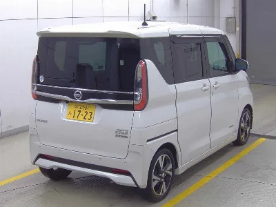 NISSAN ROOX