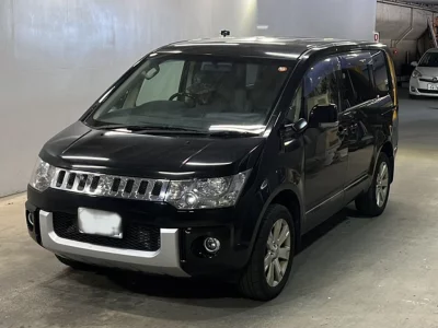 MITSUBISHI DELICA D5