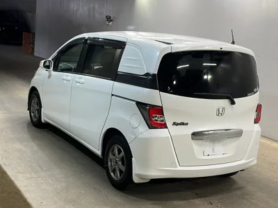 HONDA FREED SPIKE