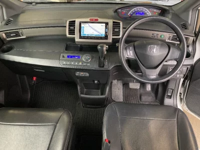 HONDA FREED SPIKE