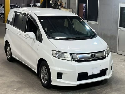 HONDA FREED SPIKE