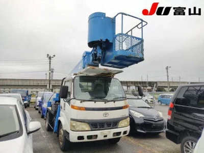 TOYOTA DYNA