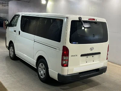 TOYOTA HIACE VAN