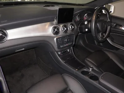 MERCEDES BENZ GLA