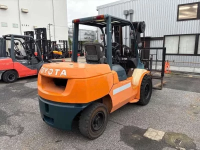 TOYOTA  FORKLIFT 