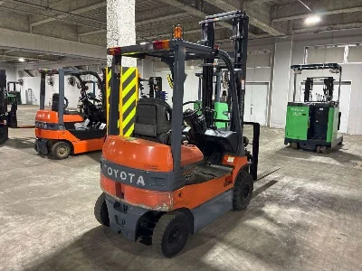 TOYOTA  FORKLIFT 
