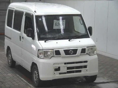 NISSAN CLIPPER VAN