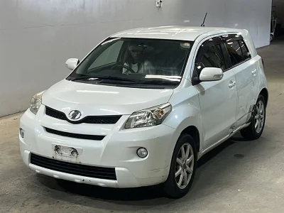 TOYOTA IST