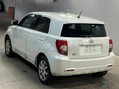 TOYOTA IST