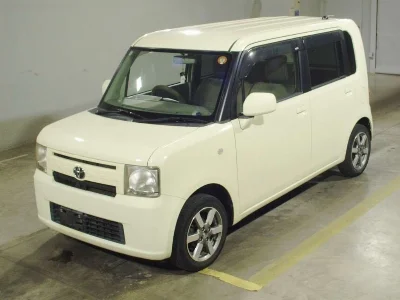 TOYOTA PIXIS SPACE