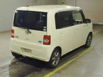 TOYOTA PIXIS SPACE