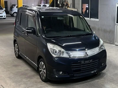 MITSUBISHI DELICA D2