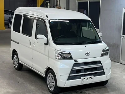 TOYOTA PIXIS VAN