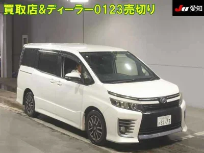 TOYOTA VOXY