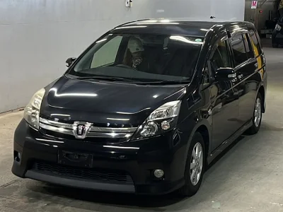 TOYOTA ISIS