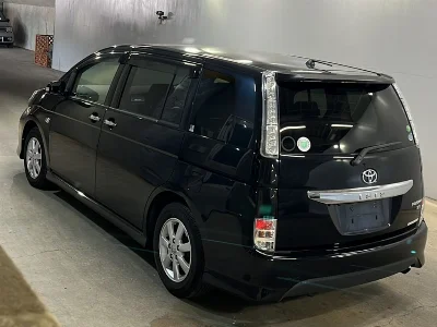 TOYOTA ISIS