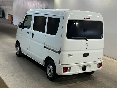 NISSAN CLIPPER VAN