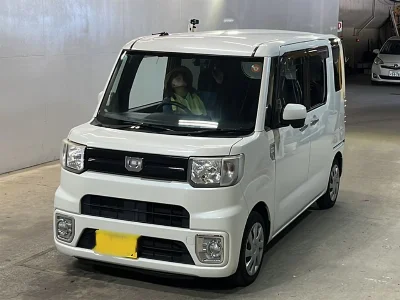 DAIHATSU WAKE