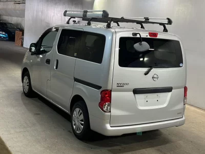 NISSAN NV200