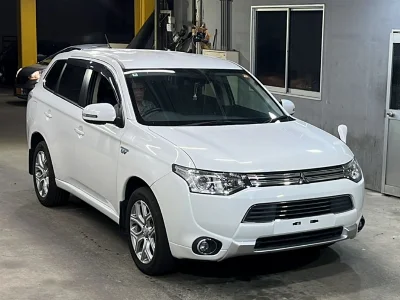 MITSUBISHI OUTLANDER PHEV