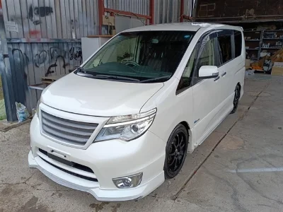 NISSAN SERENA