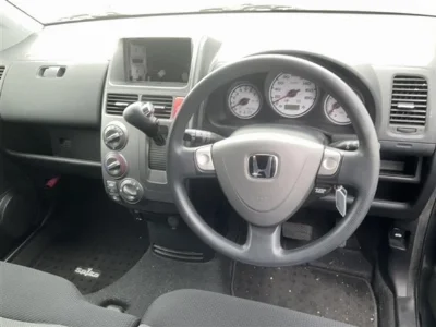 Honda Mobilio Spike