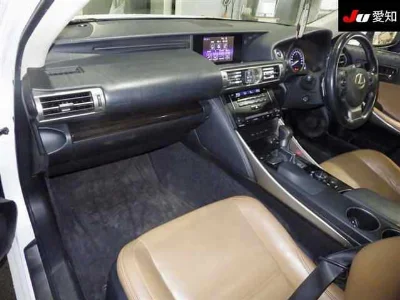 LEXUS IS